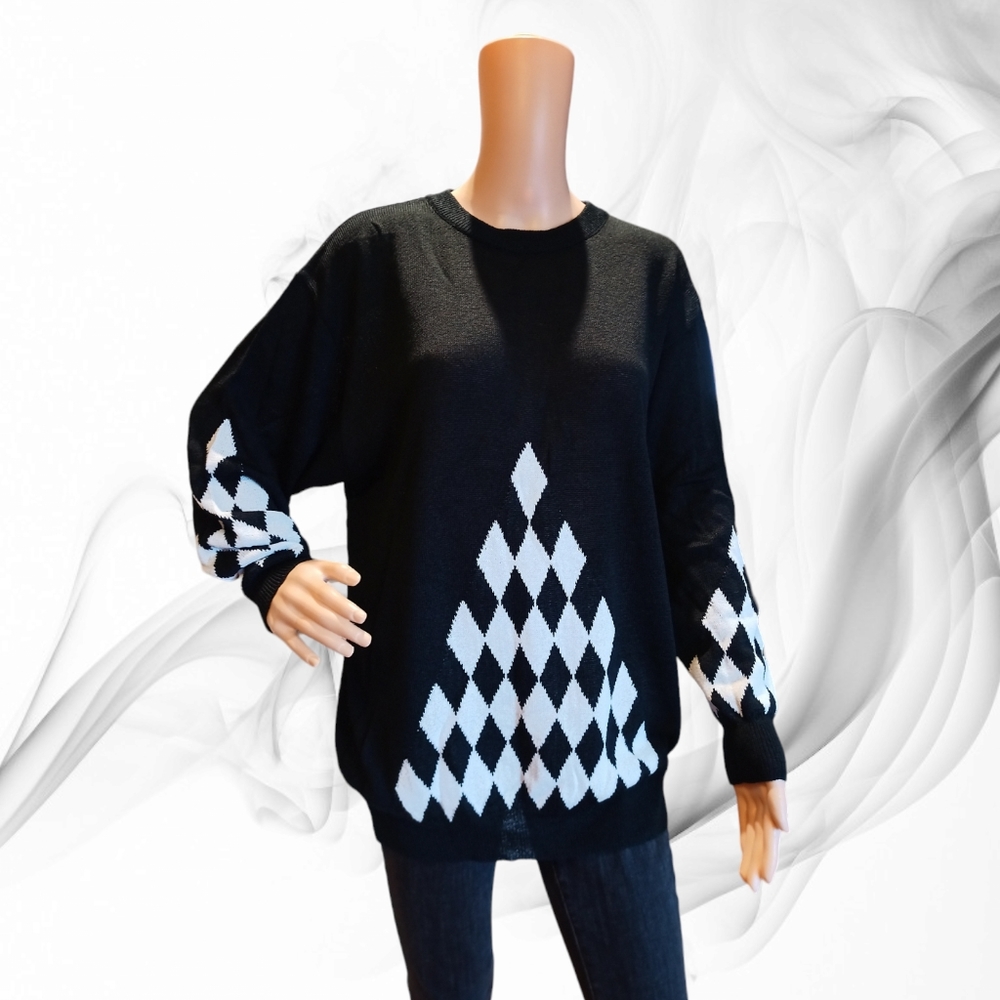 Mondi Retrofit Unisex Argyle Pattern Knit Sweater Black & White